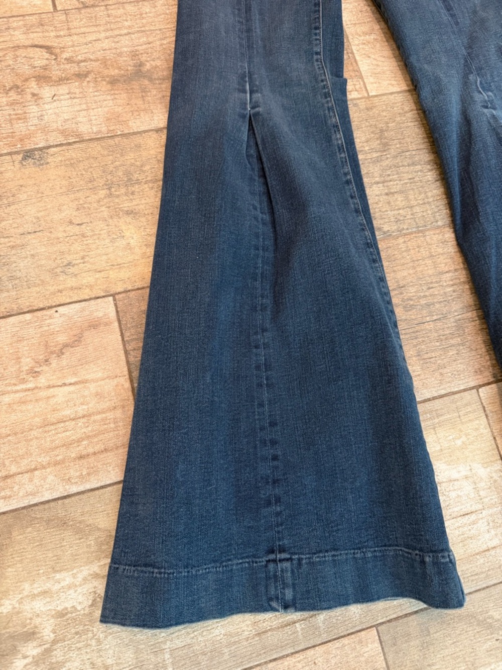 Express Dark Blue 70s Flare Stretch Mid-Rise Flare Jeans New NWT Bellbottom - Picture 3 of 6